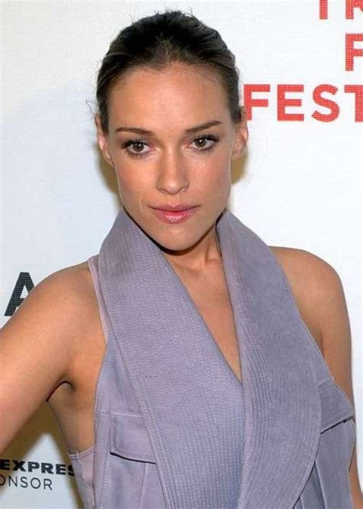 
Alicja Bachleda-Curuś Height, Weight, Net Worth, Age, Birthday, Wikipedia, Who, Nationality, Biography 