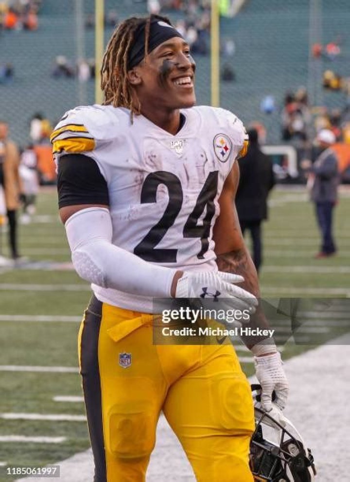 Benny Snell Jr Height, Weight, Net Worth, Age, Birthday, Wikipedia, Who, Nationality, Biography