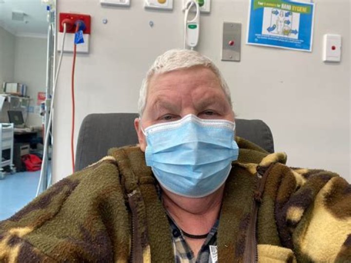 
Does Lynda Topp Of Topp Twins Have Cancer? NZ Singer Health Update 2022 