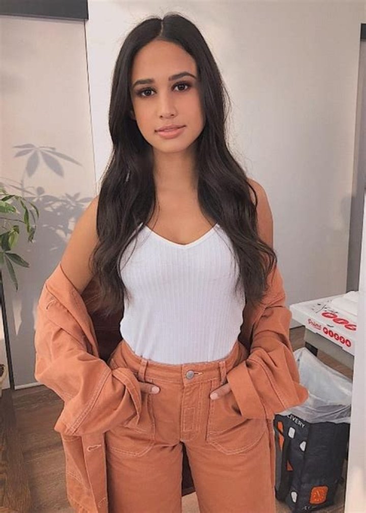 Emily Tosta Height, Weight, Net Worth, Age, Birthday, Wikipedia, Who, Nationality, Biography