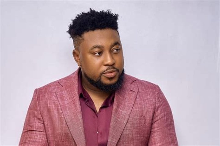 
Fans Congratulate Actor Nosa Rex As He Acquires A New Mansion 