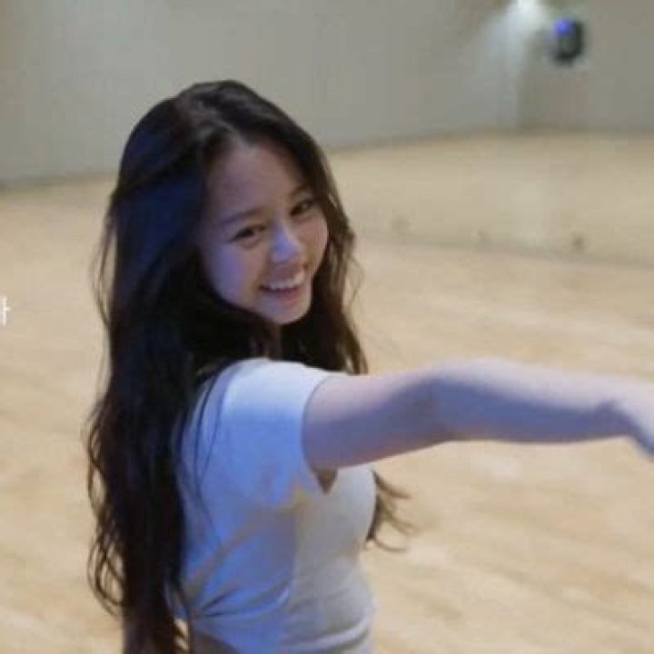 
Haruka’s Career Was Cut Short When She Was Unexpectedly Taken Out Of The LE SSERAFIM Debut 