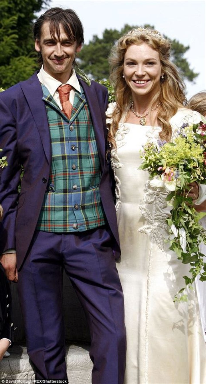 Is Honeysuckle Weeks Married? Honeysuckle Weeks Age, Family, Net Worth, Weight Loss, Biography, And More