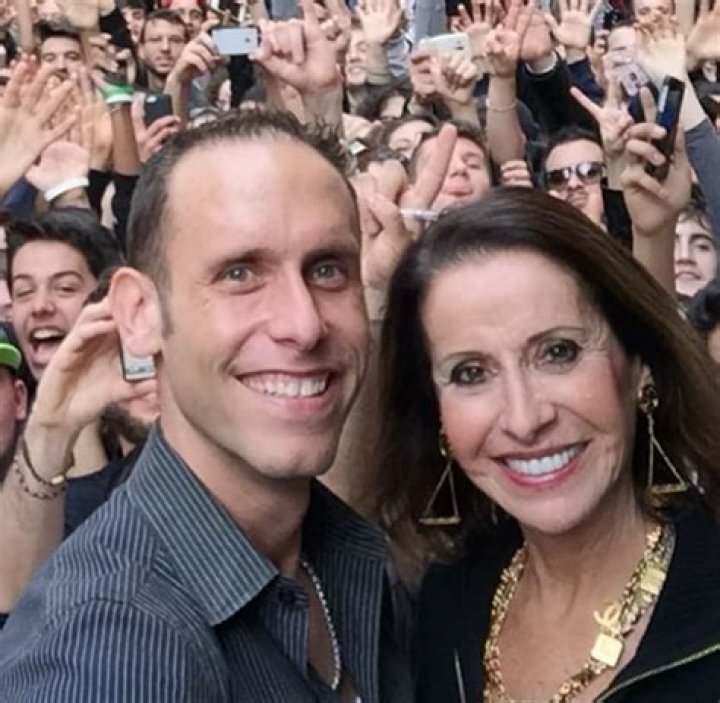 Is Seth Gold Married to a Wife? Is he Dating a Girlfriend?