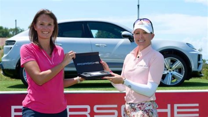 
Jodi Ewart Shadoff Height, Weight, Net Worth, Age, Birthday, Wikipedia, Who, Nationality, Biography 