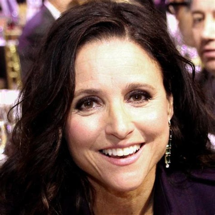 Julia Louis-dreyfus Height, Weight, Net Worth, Age, Birthday, Wikipedia, Who, Nationality, Biography
