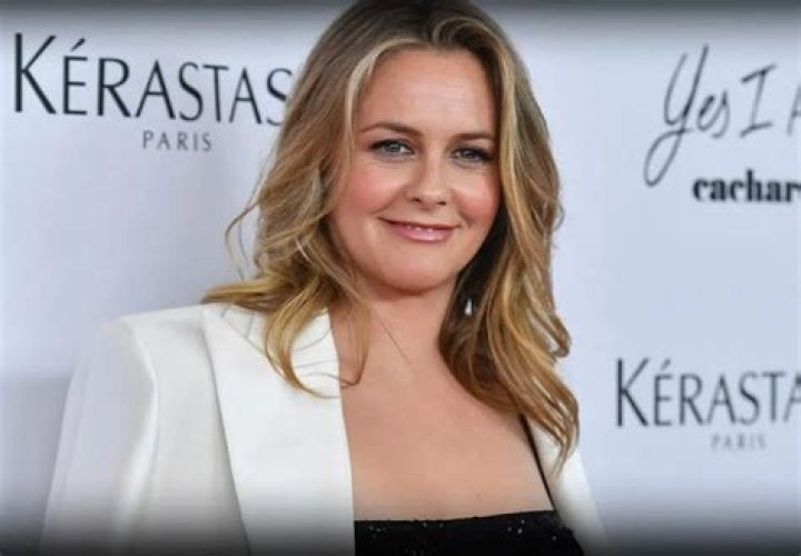 Kezi Silverstone Height, Weight, Net Worth, Age, Birthday, Wikipedia, Who, Instagram, Biography