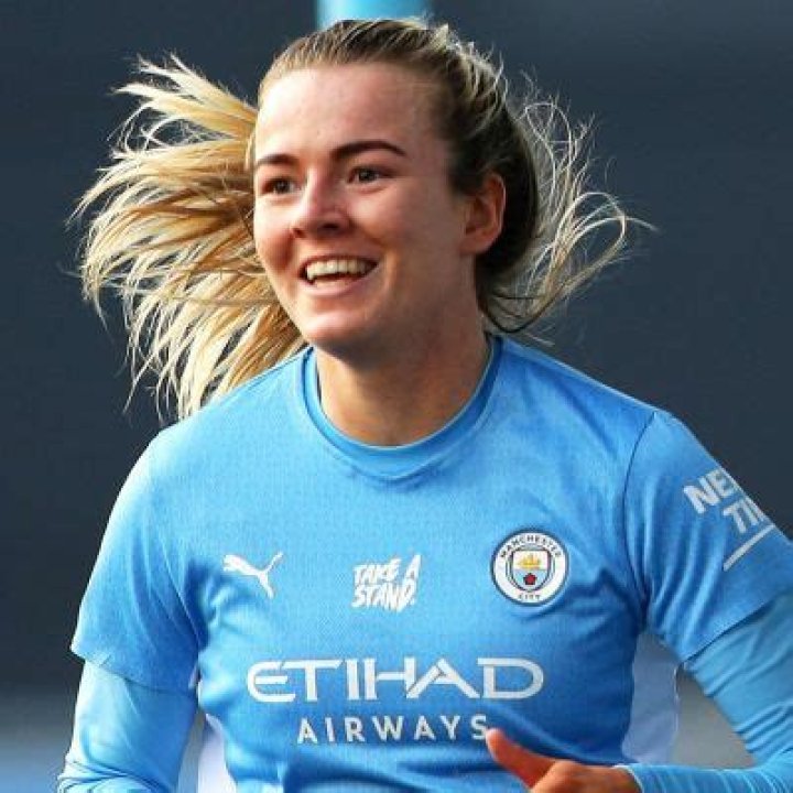 
Lauren Hemp Husband: Is She Married? Relationship And Net Worth 