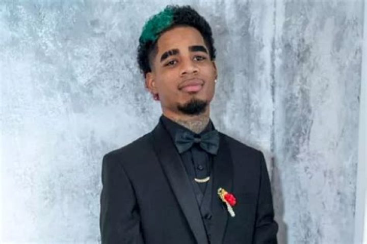 
‘Loving Father’ Who Dreamed of Owning Barbershop Is Killed in Home Invasion, 2 of 3 Suspects at Large 