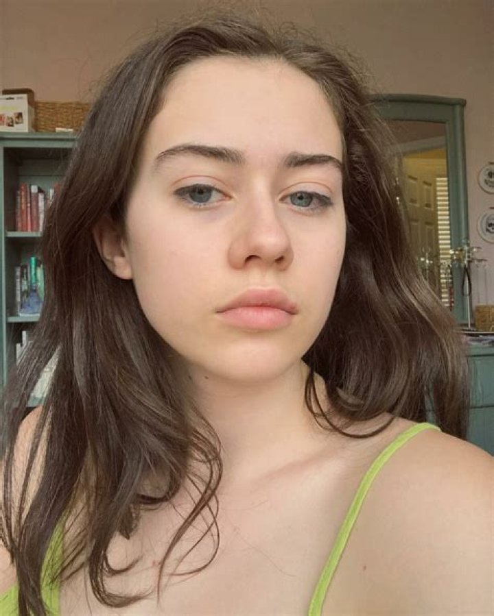 Molly Skaggs Height, Weight, Net Worth, Age, Birthday, Wikipedia, Who, Nationality, Biography