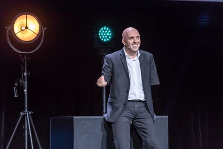 
Philippe Croizon Height, Weight, Net Worth, Age, Birthday, Wikipedia, Who, Nationality, Biography 