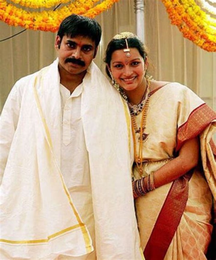 Renu Desai Height, Weight, Net Worth, Age, Birthday, Wikipedia, Who, Instagram, Biography