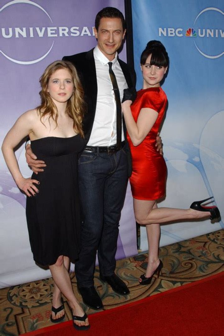 Sasha Roiz Height, Weight, Net Worth, Age, Birthday, Wikipedia, Who, Nationality, Biography