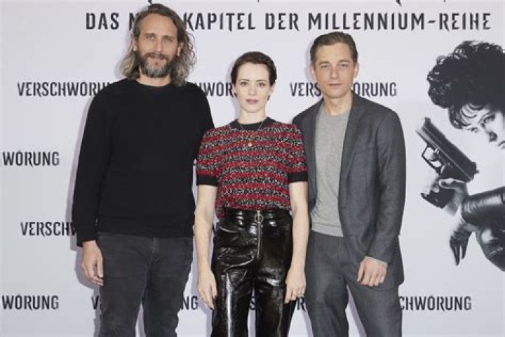 
Sebastian Larsson Height, Weight, Net Worth, Age, Birthday, Wikipedia, Who, Nationality, Biography 