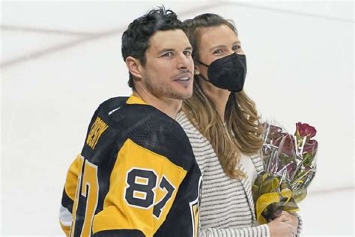 Sidney Crosby is not Married to Wife. Dating a Girlfriend: Kathy Leutner