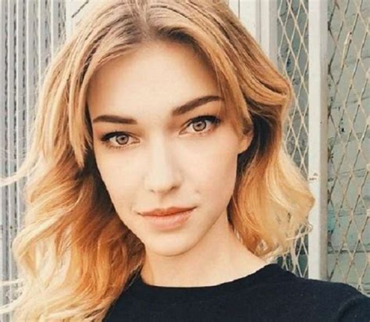 Stefanie Michova Height, Weight, Net Worth, Age, Birthday, Wikipedia, Who, Instagram, Biography