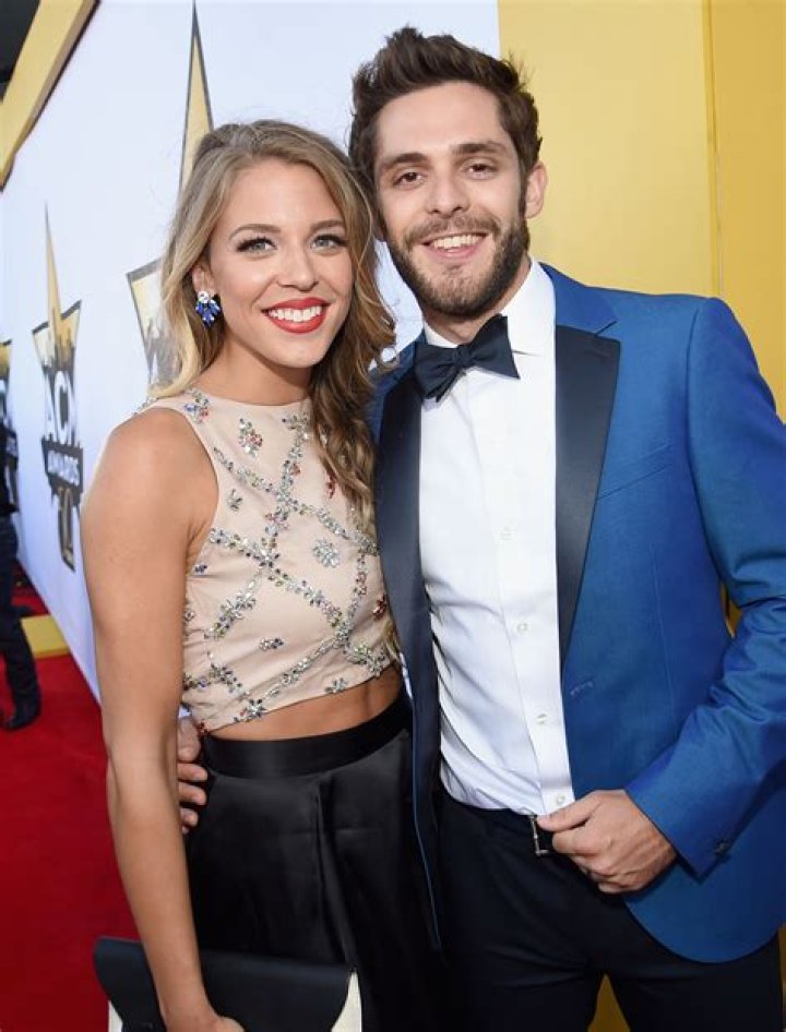 
Thomas Rhett Celebrates 10th Wedding Anniversary to ‘Best Friend’ Lauren Akins: ‘Love You So Much’ 
