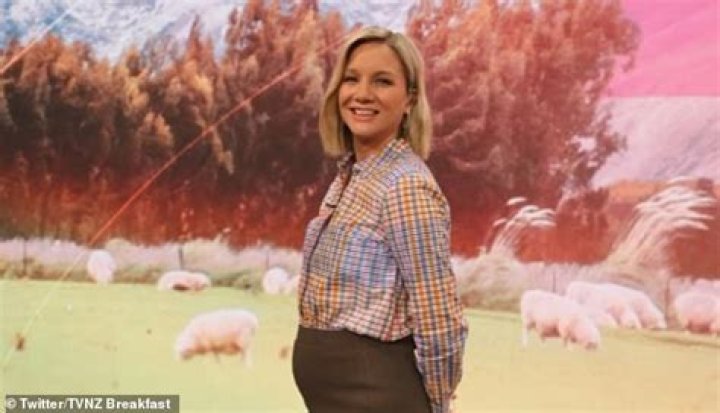 
When Is Hayley Holts Baby Due, Is TVNZ Presenter Pregnant Again? 