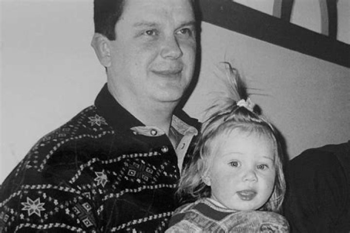 
Who Is Amanda Anisimova Father Konstantin Anisimov? Parents Family And Net Worth 