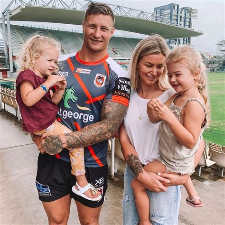 
Who Is Tariq Sims Wife Ashleigh Sims? Family Facts About Rugby League Footballer 